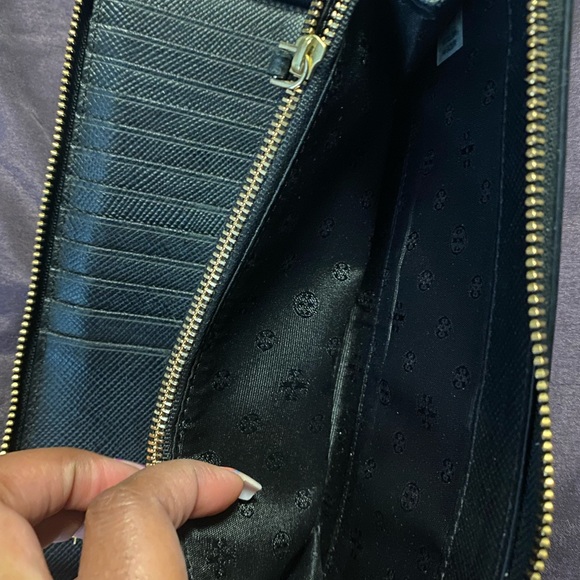 Tory Burch Continental Wallet - Picture 6 of 8